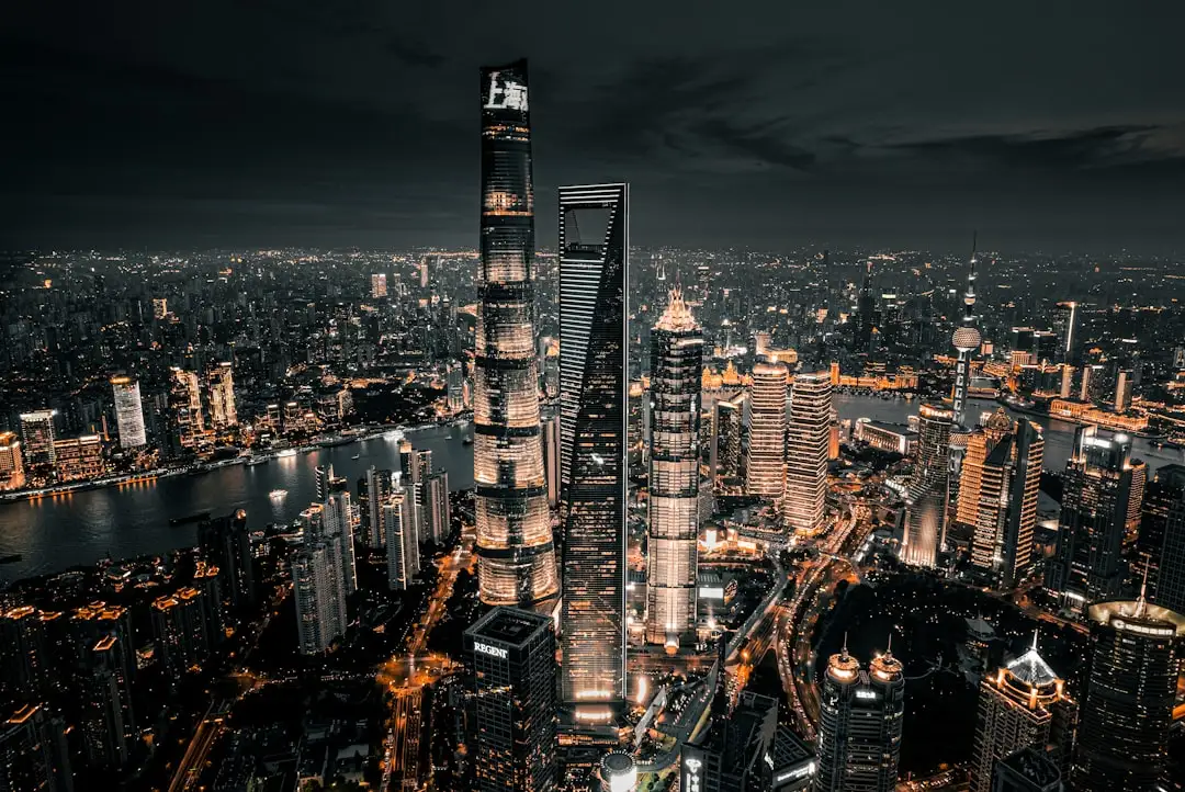 A foreigner settling into long-term life in a Chinese city