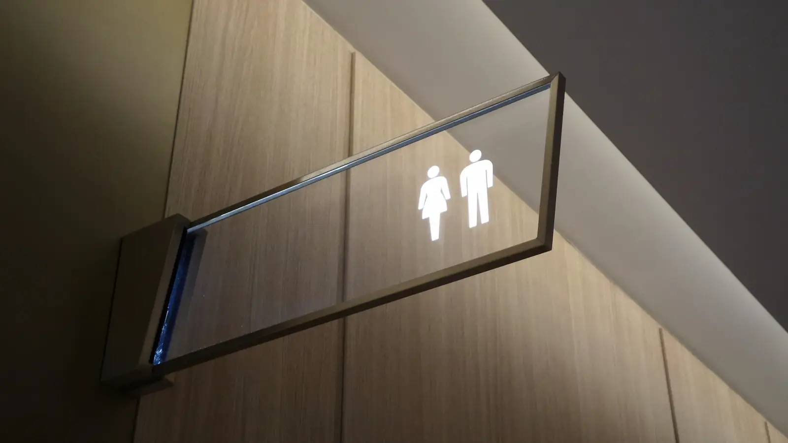 Öffentliche Toilette in einem chinesischen Verkehrsknotenpunkt